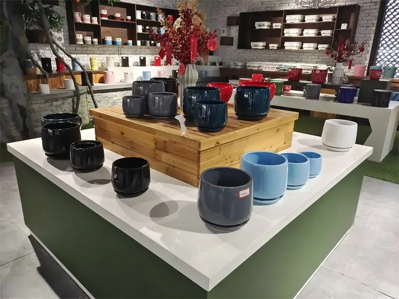 Ceramic flowerpot showroom9