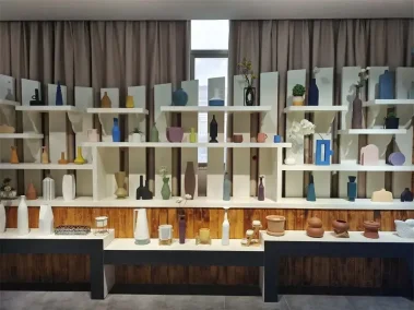 Ceramic flower pot wholesale showroom